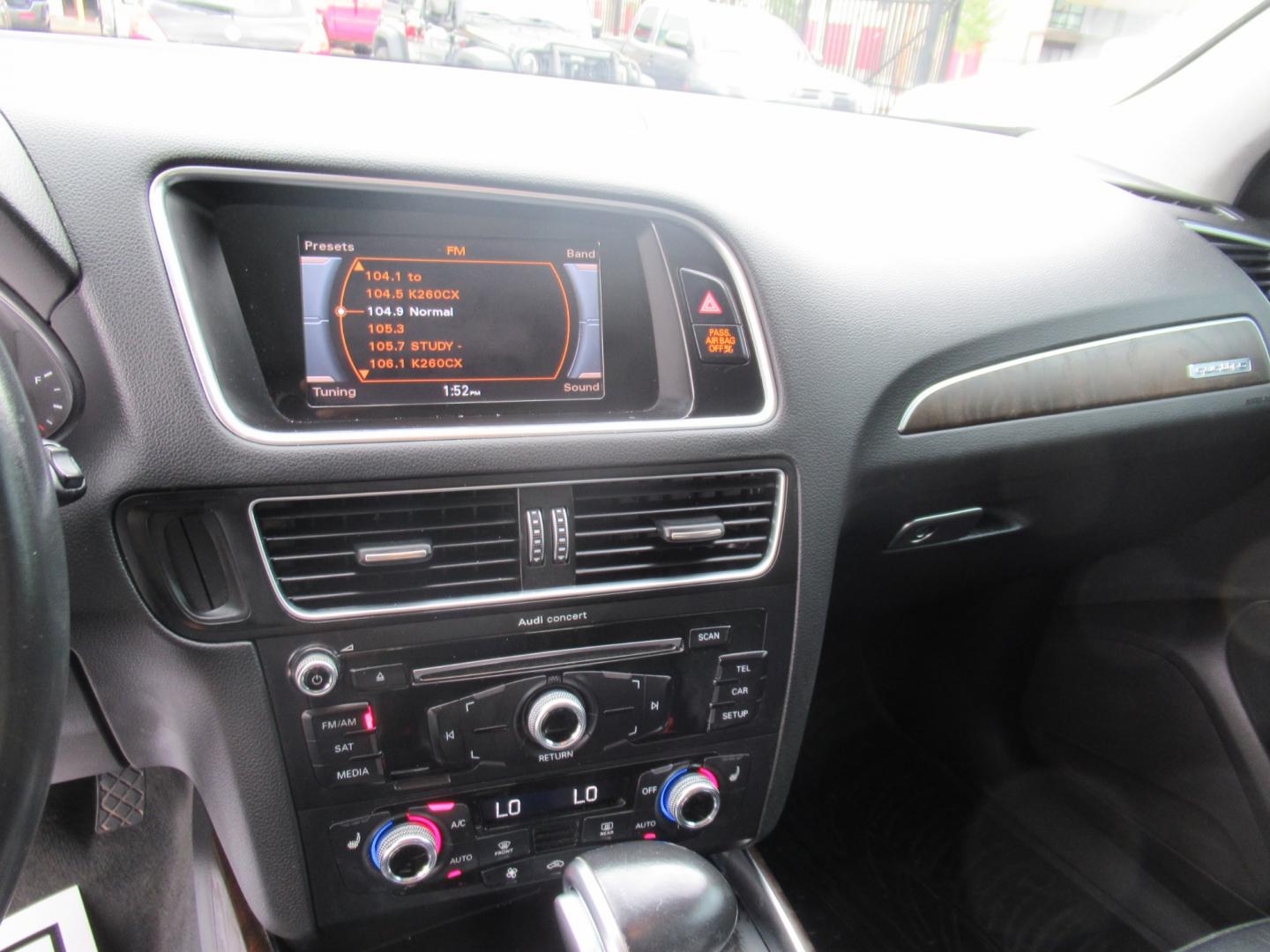 2015 Black /Black Audi Q5 PREMIUM PLUS (WA1LFAFP4FA) with an 2.0L I4 F DOHC 16V engine, Automatic transmission, located at 1511 North Shepherd Dr., Houston, TX, 77008, (281) 657-1221, 29.798361, -95.412560 - 2015 AUDI Q5 2.0T QUATTRO PREMIUM PLUS VIN: WA1LFAFP4FA145528 W A 1 L F A F P 4 F A 1 4 5 5 2 8 4 DOOR WAGON/SPORT UTILITY 2.0L I4 F DOHC 16V FLEX FUEL ALL WHEEL DRIVE - Photo#6